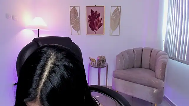 Layla_Breezee webcam