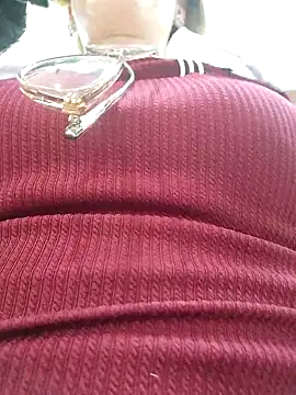 Irresistible24 webcam