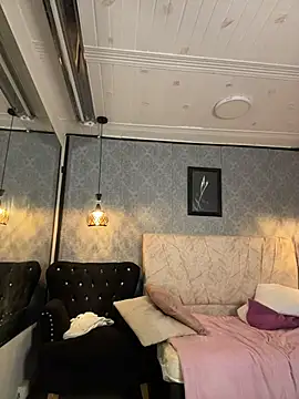 Webcam Model (Miia_Millerr)  is live.Free join now!