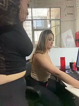 Antonella_Julieta webcam