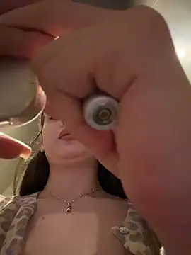 kristirich (F young) - Masturbation+pinch nipples💕