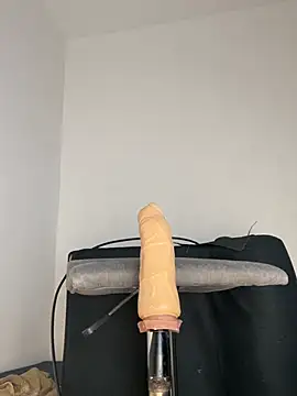 Webcam Model (MerliaSsomer) is live