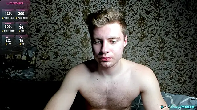 Maxhornyblondieman webcam