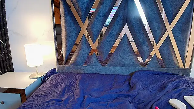 EsmeraldaChantre webcam