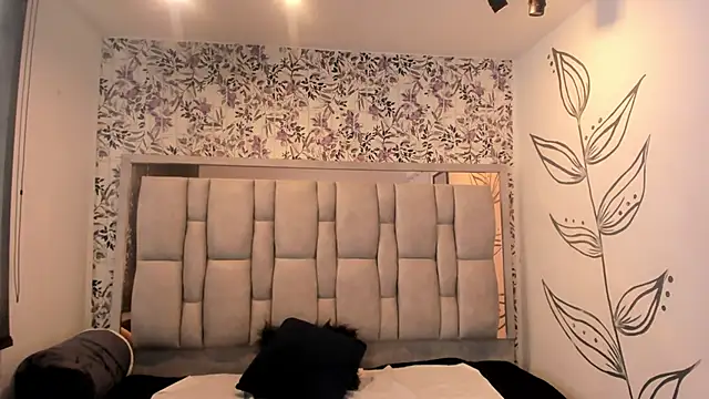 Victoria_Adamns webcam