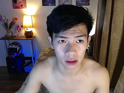 Clyde_hugecock webcam