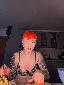 ScarletVixenLive webcam