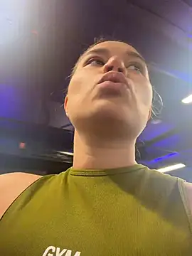 Webcam Model (AntonelaDaly)  is live.Free join now!