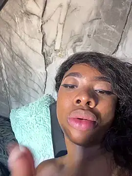 Webcam Model (Niyirey1)  is live.Free join now!