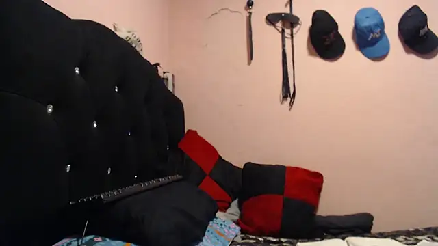 violet_and_smith - Violet_And_Smith's free webcam - UK Sex Cams