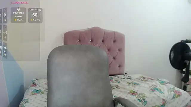 nicoll_crazzy webcam