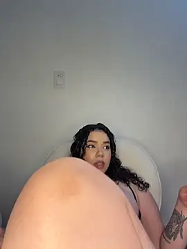 Webcam Model (krisstenSantos)  is live.Free join now!