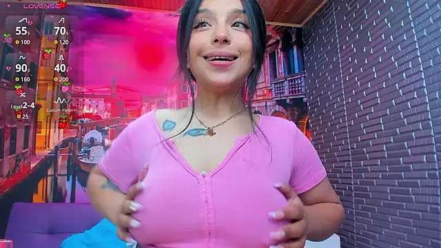 Small_naughty_ webcam