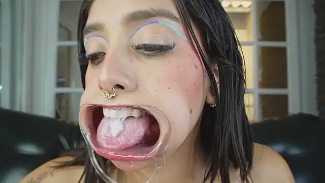 miss_collins (F teen) - destroy my ass atm