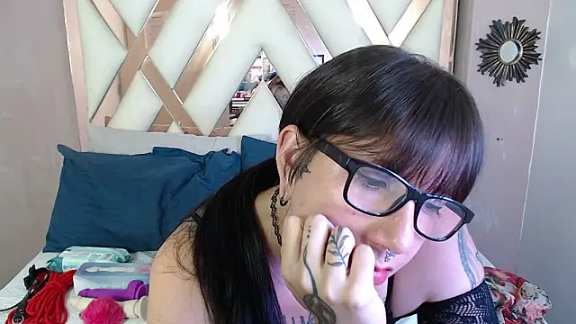 nora_temptress webcam