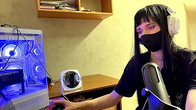 akim_exe_uwu_femboy (M twink) - computer chair