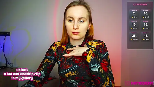 KinkyMissCherry webcam