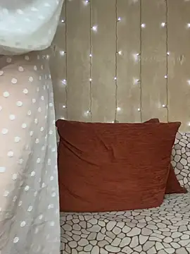 Amberhotqueen webcam