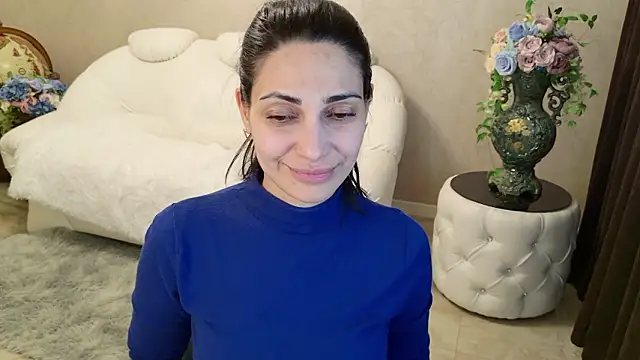 LovelyBeatrice webcam