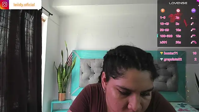 megannn-diamonts - Megannn-diamonts's free webcam - UK Sex Cams