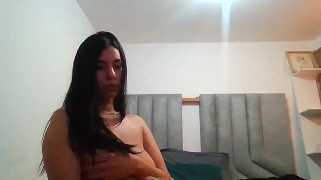 bigfeetwoman99 - BIGFEETWOMAN99's free webcam - UK Sex Cams