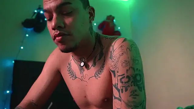 AlphaMasterXxx webcam