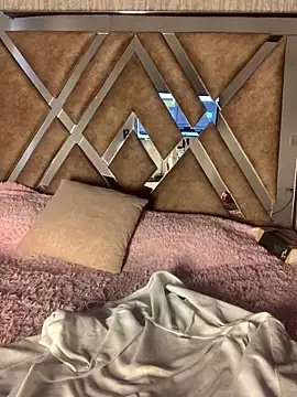 Webcam Model (LunaMoore_Pink)  is live.Free join now!