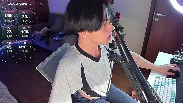 jerry_bomb (M twink) - naked doggie on bed asshole close up