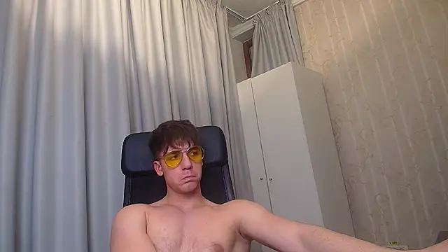 kellenwest (M twink) - cum show