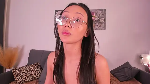 naomi_asian