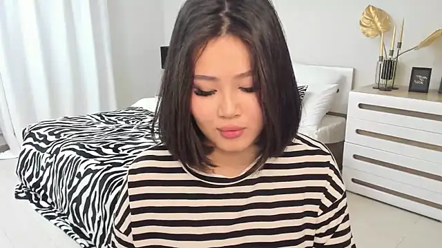 Brunette_Charm webcam