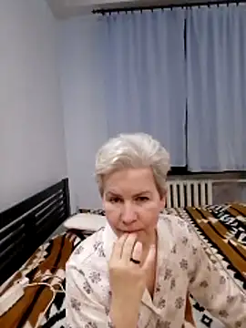 Webcam Model (AvaSwan5354)  is live.Free join now!