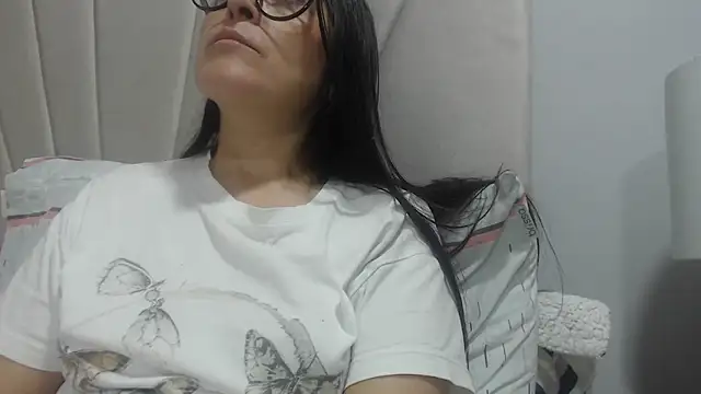 naughthyany16 webcam