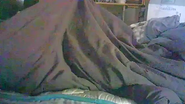 ON3YOULLN3VER_FIR3 webcam