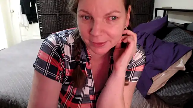 AussieKittyPurr webcam