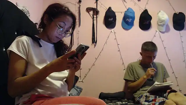 Violet_And_Smith webcam