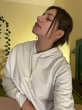 Webcam Model (Bckystonee)  is live.Free join now!