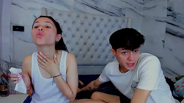 Ari_and_Storm webcam