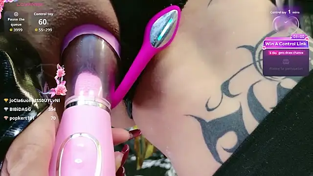 ladyfengyeS010 webcam