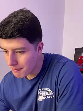 Goldenknight33 webcam