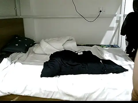 gwencloudy (M young) - undress