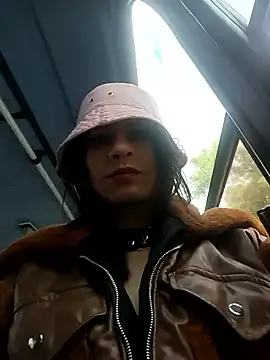 Charlotte_Landry__ webcam