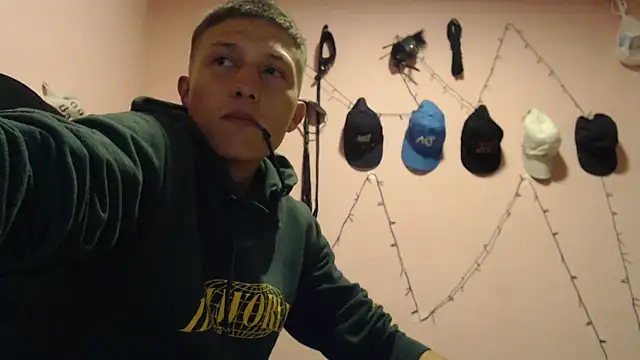 Violet_And_Smith webcam