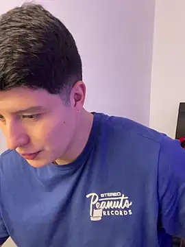 Goldenknight33 webcam