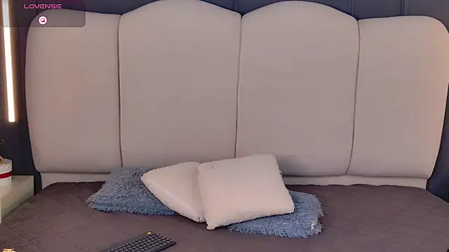 Niicolle_Miller webcam