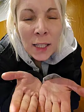 Sunny-Sin Live Webcam on Stripchat