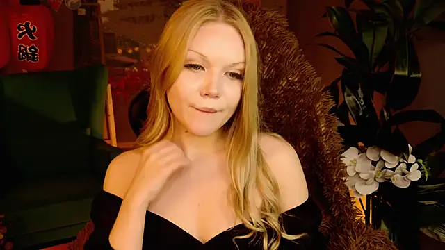 ChloeWhite webcam