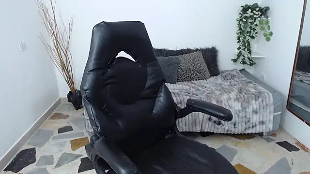 Normani_Bates webcam