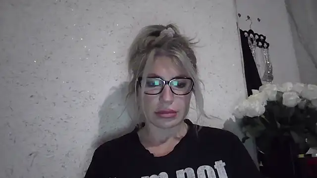 fox_red_lady7 webcam