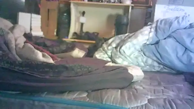 ON3YOULLN3VER_FIR3 webcam